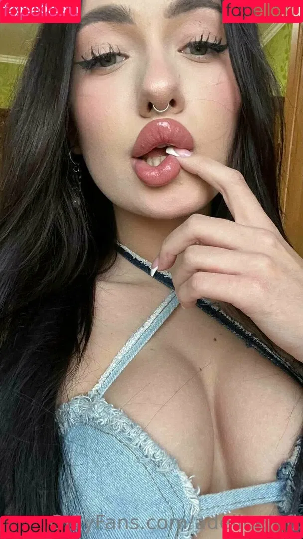 adelineinfi Onlyfans Photo Gallery 