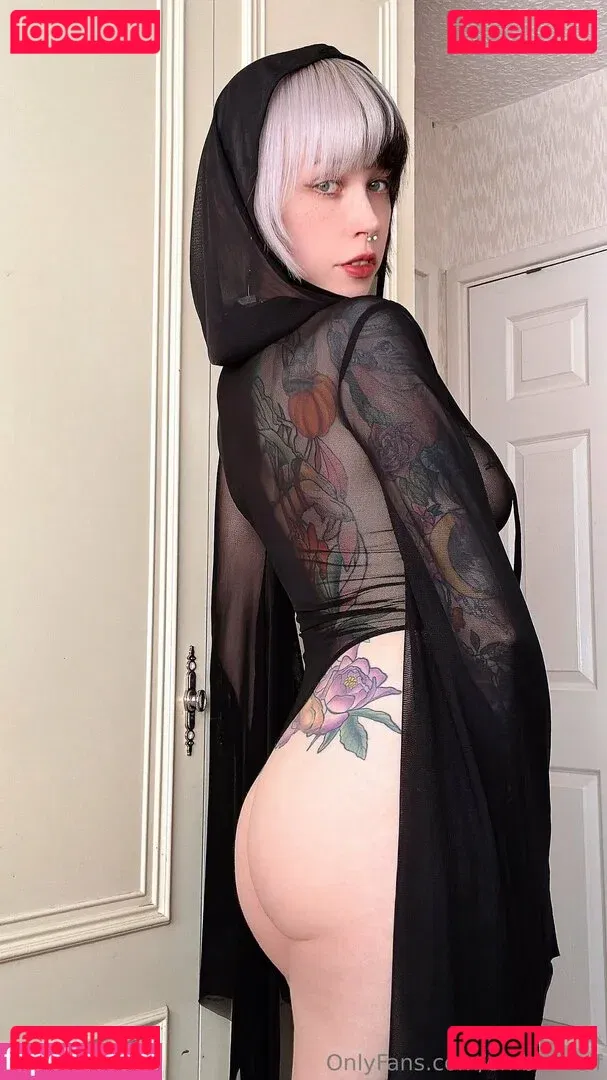 Ember Wolf Onlyfans Photo Gallery 