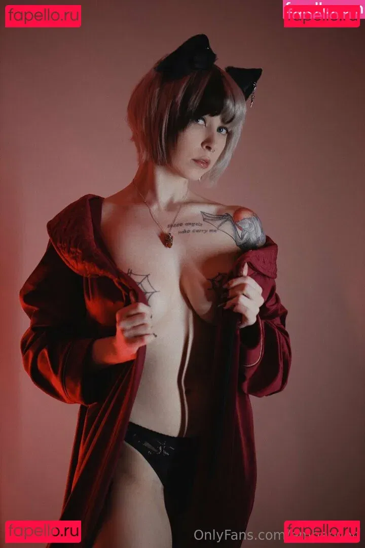 Ember Wolf Onlyfans Photo Gallery 