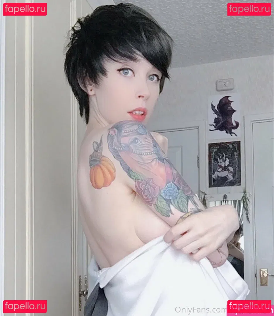 Ember Wolf Onlyfans Photo Gallery 