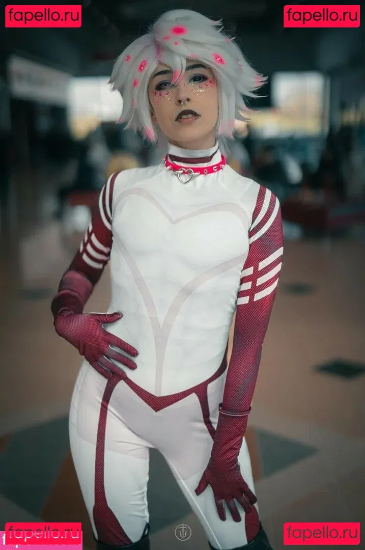 Ember Wolf Onlyfans Photo Gallery 