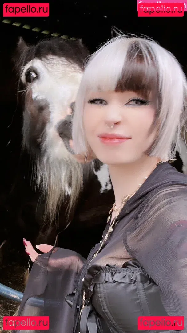 Ember Wolf Onlyfans Photo Gallery 