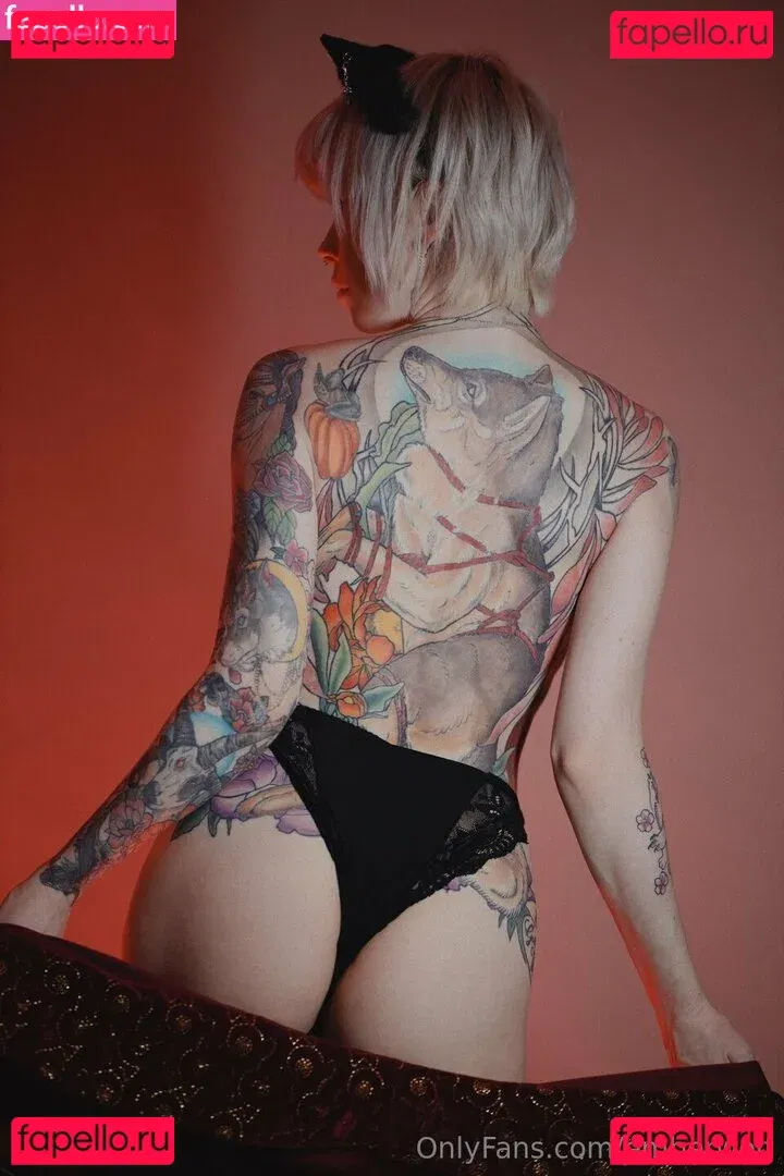 Ember Wolf Onlyfans Photo Gallery 