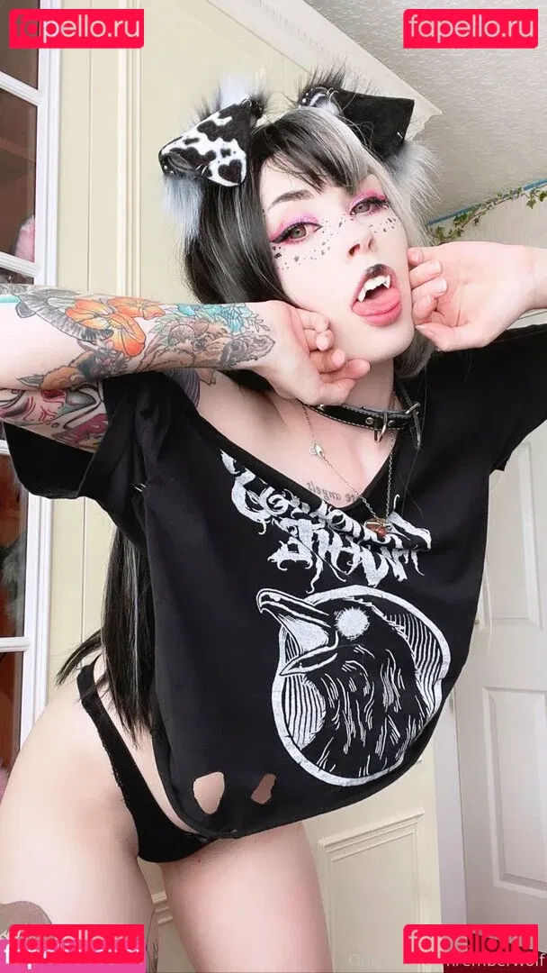 Ember Wolf Onlyfans Photo Gallery 
