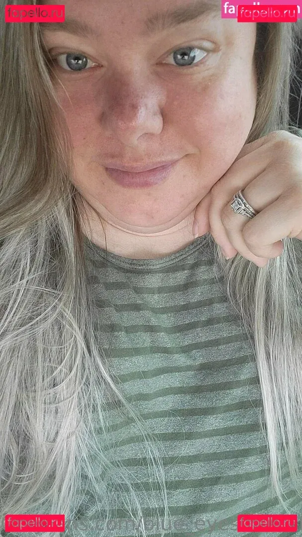 blue_eyesnthickthighs Onlyfans Photo Gallery 