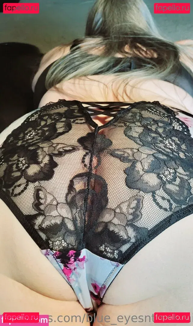 blue_eyesnthickthighs Onlyfans Photo Gallery 