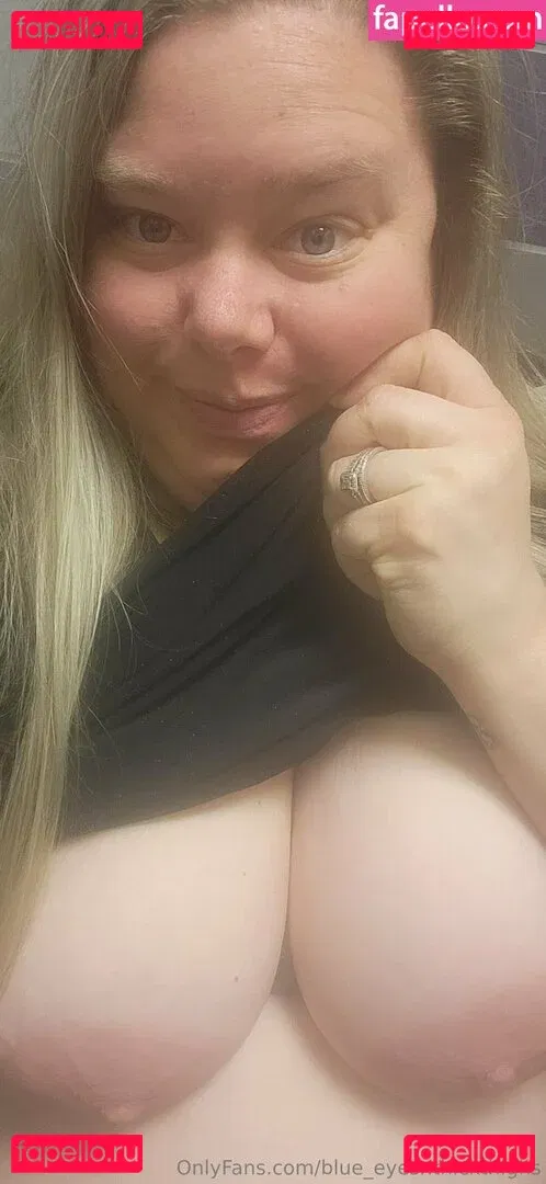 blue_eyesnthickthighs Onlyfans Photo Gallery 