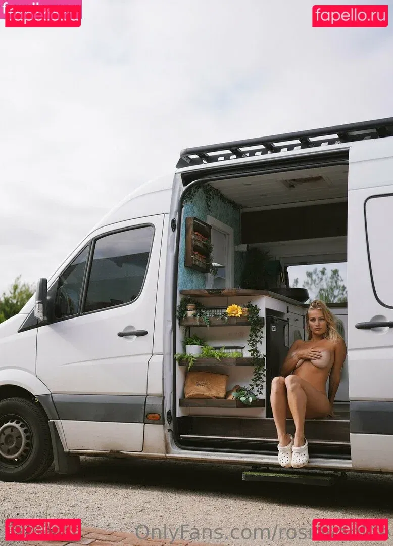 Rosievanlife Onlyfans Photo Gallery 