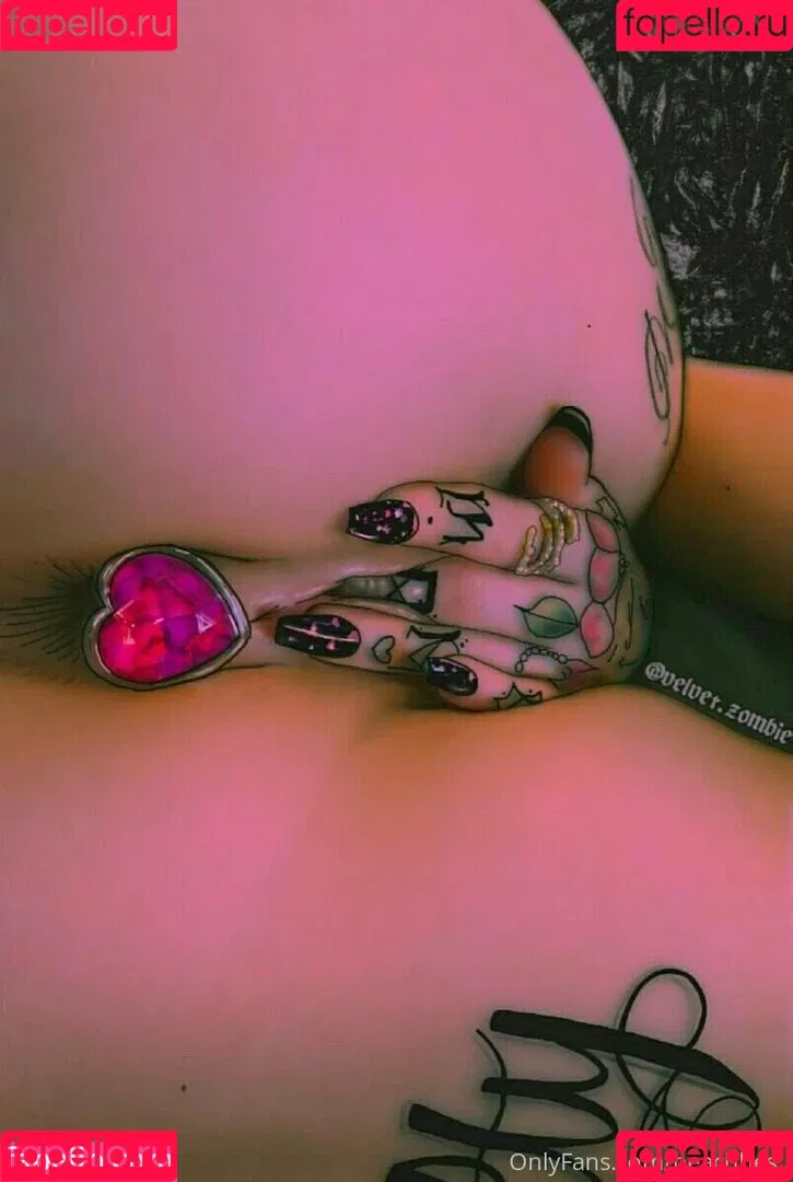 Peachhes SG Onlyfans Photo Gallery 