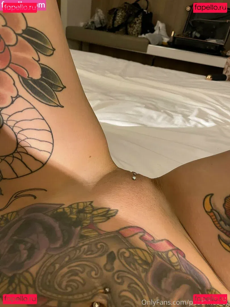 Peachhes SG Onlyfans Photo Gallery 