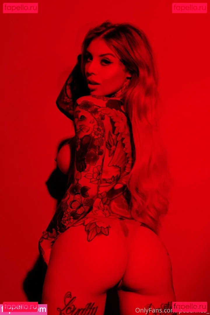 Peachhes SG Onlyfans Photo Gallery 