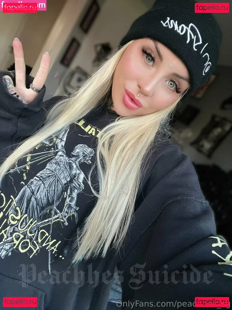 Peachhes SG Onlyfans Photo Gallery 