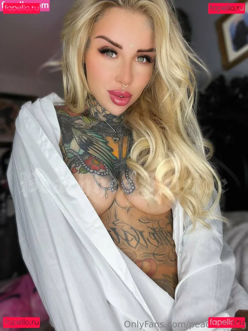 Peachhes SG Onlyfans Photo Gallery 