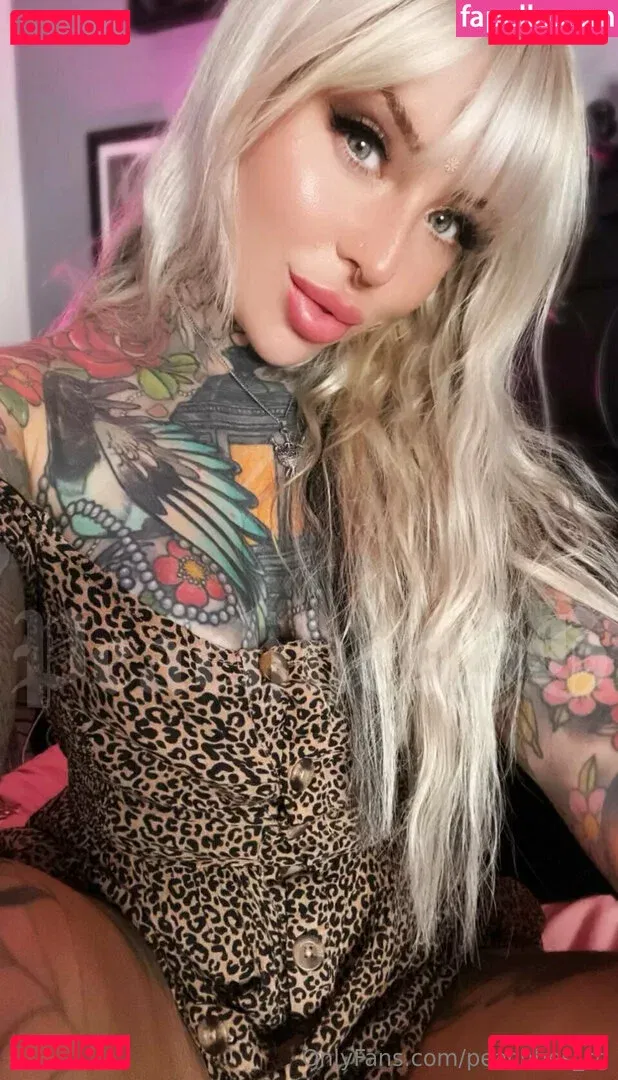 Peachhes SG Onlyfans Photo Gallery 