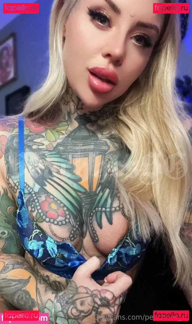 Peachhes SG Onlyfans Photo Gallery 