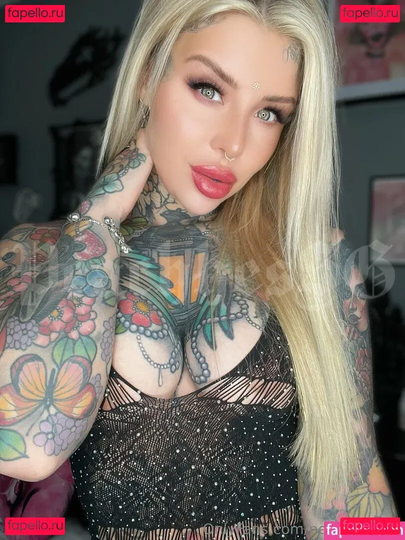 Peachhes SG Onlyfans Photo Gallery 