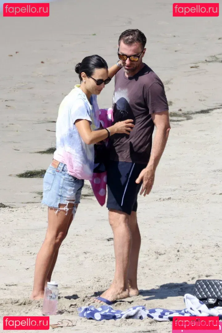 Jordana Brewster Onlyfans Photo Gallery 