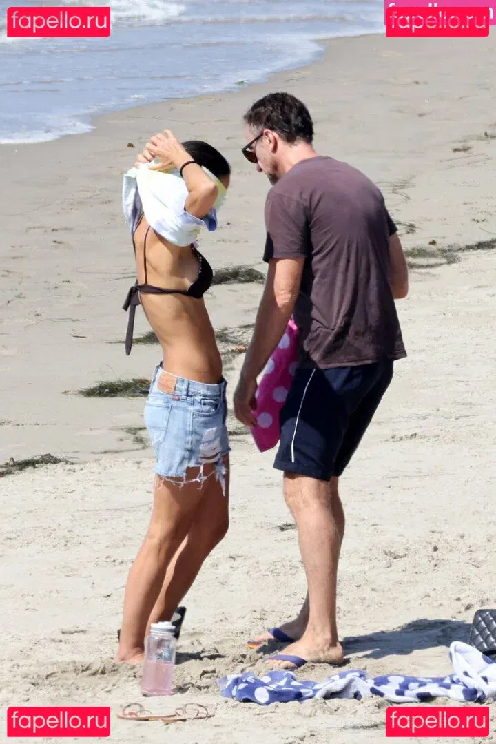 Jordana Brewster Onlyfans Photo Gallery 