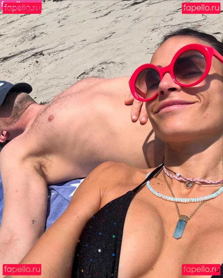 Jordana Brewster Onlyfans Photo Gallery 