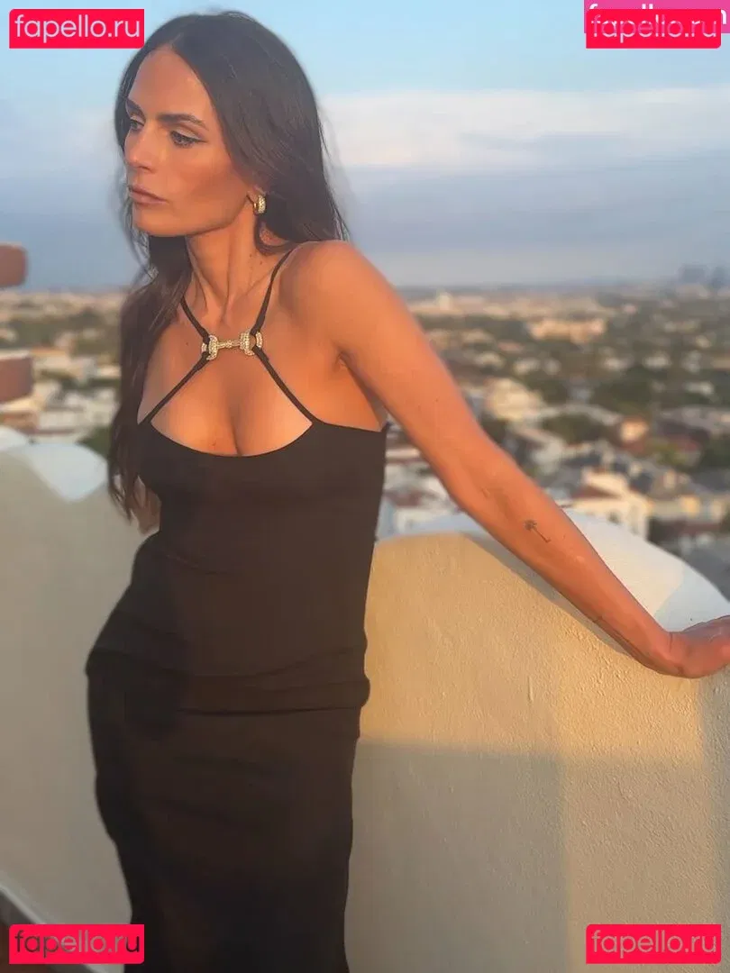 Jordana Brewster Onlyfans Photo Gallery 