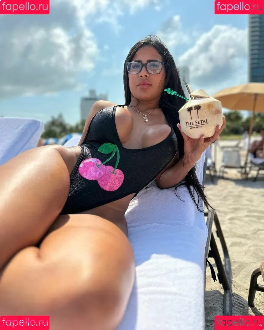 Karen Havary Onlyfans Photo Gallery 