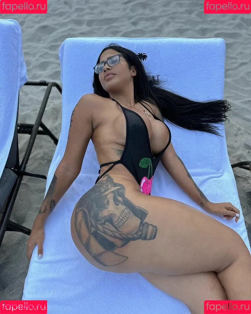Karen Havary Onlyfans Photo Gallery 