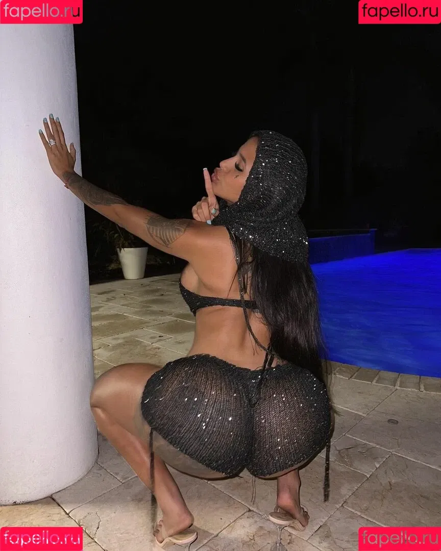 Karen Havary Onlyfans Photo Gallery 