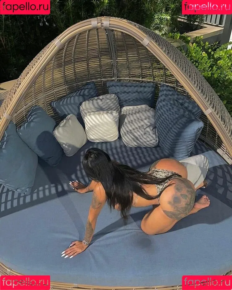 Karen Havary Onlyfans Photo Gallery 