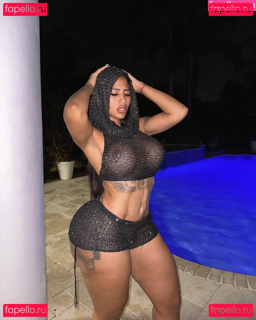 Karen Havary Onlyfans Photo Gallery 