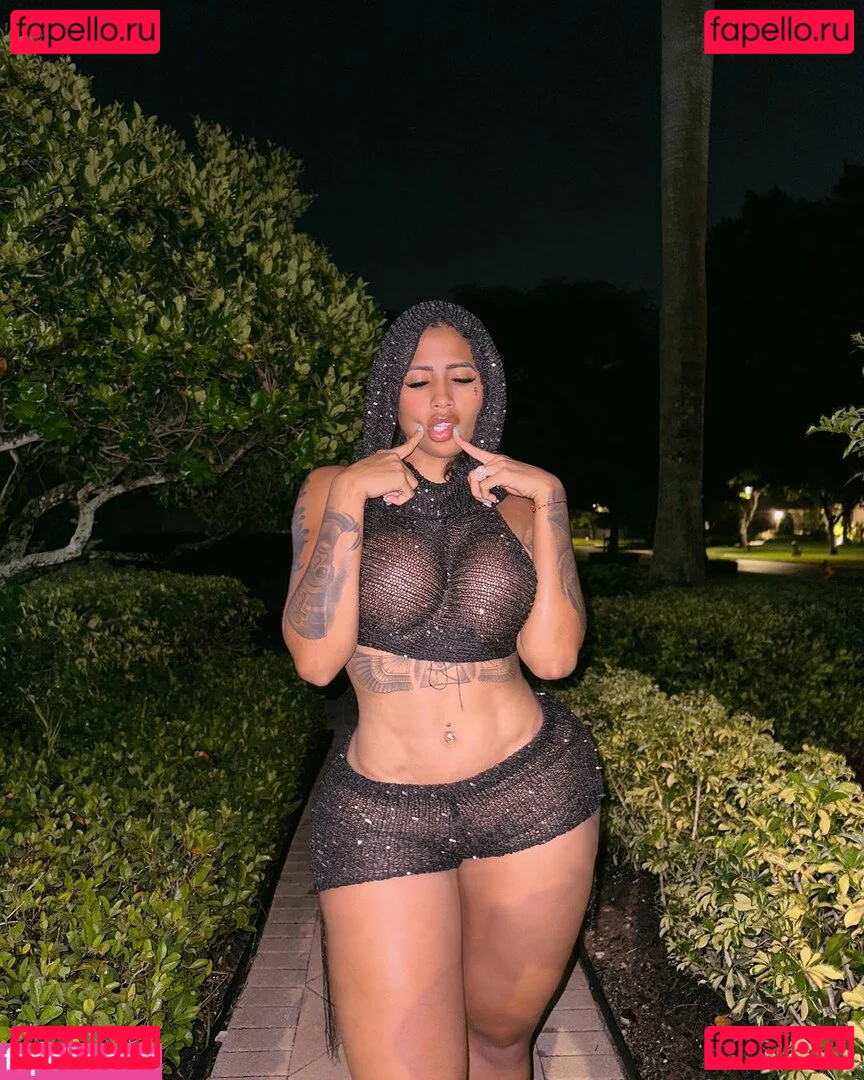 Karen Havary Onlyfans Photo Gallery 