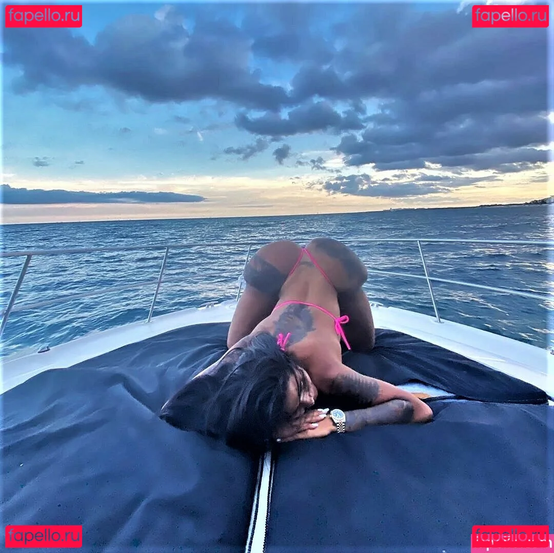 Karen Havary Onlyfans Photo Gallery 