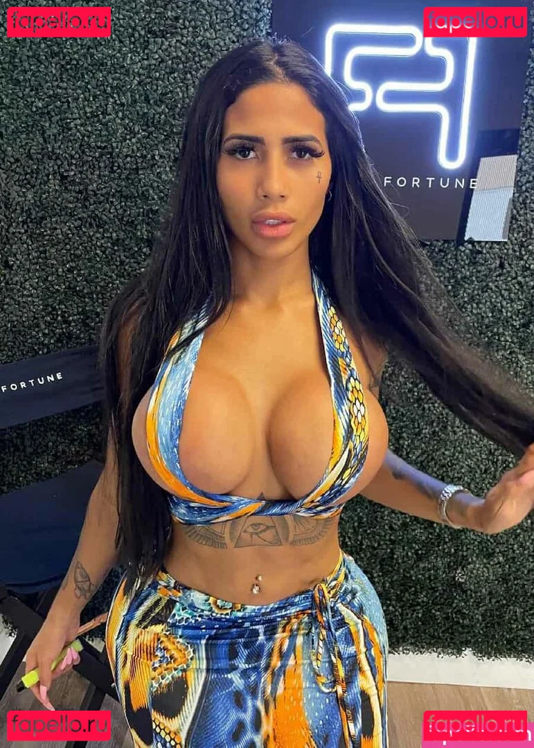 Karen Havary Onlyfans Photo Gallery 