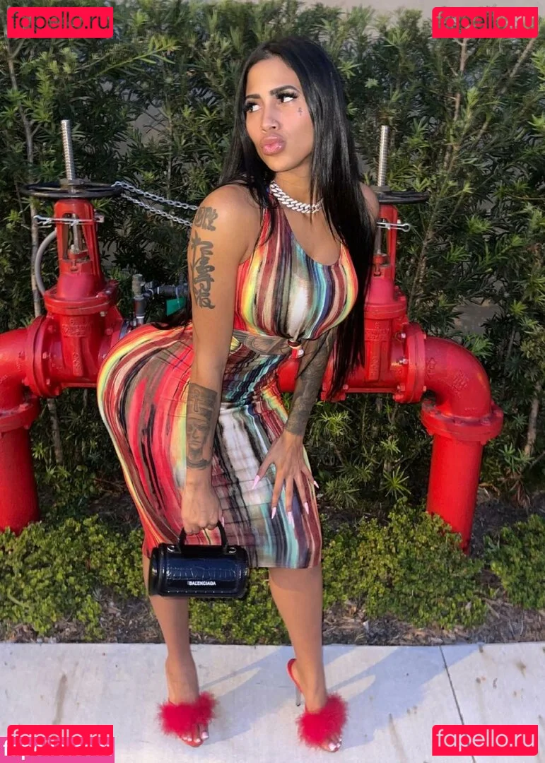 Karen Havary Onlyfans Photo Gallery 