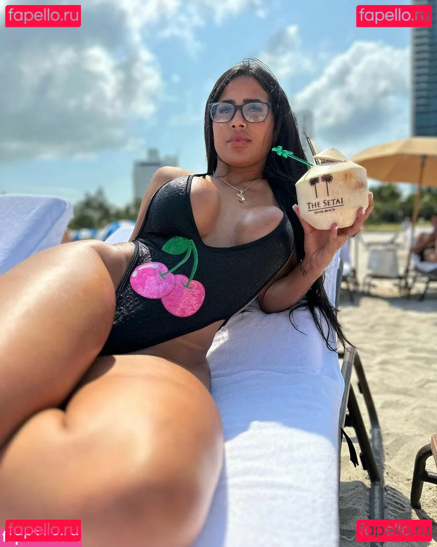 Karen Havary Onlyfans Photo Gallery 