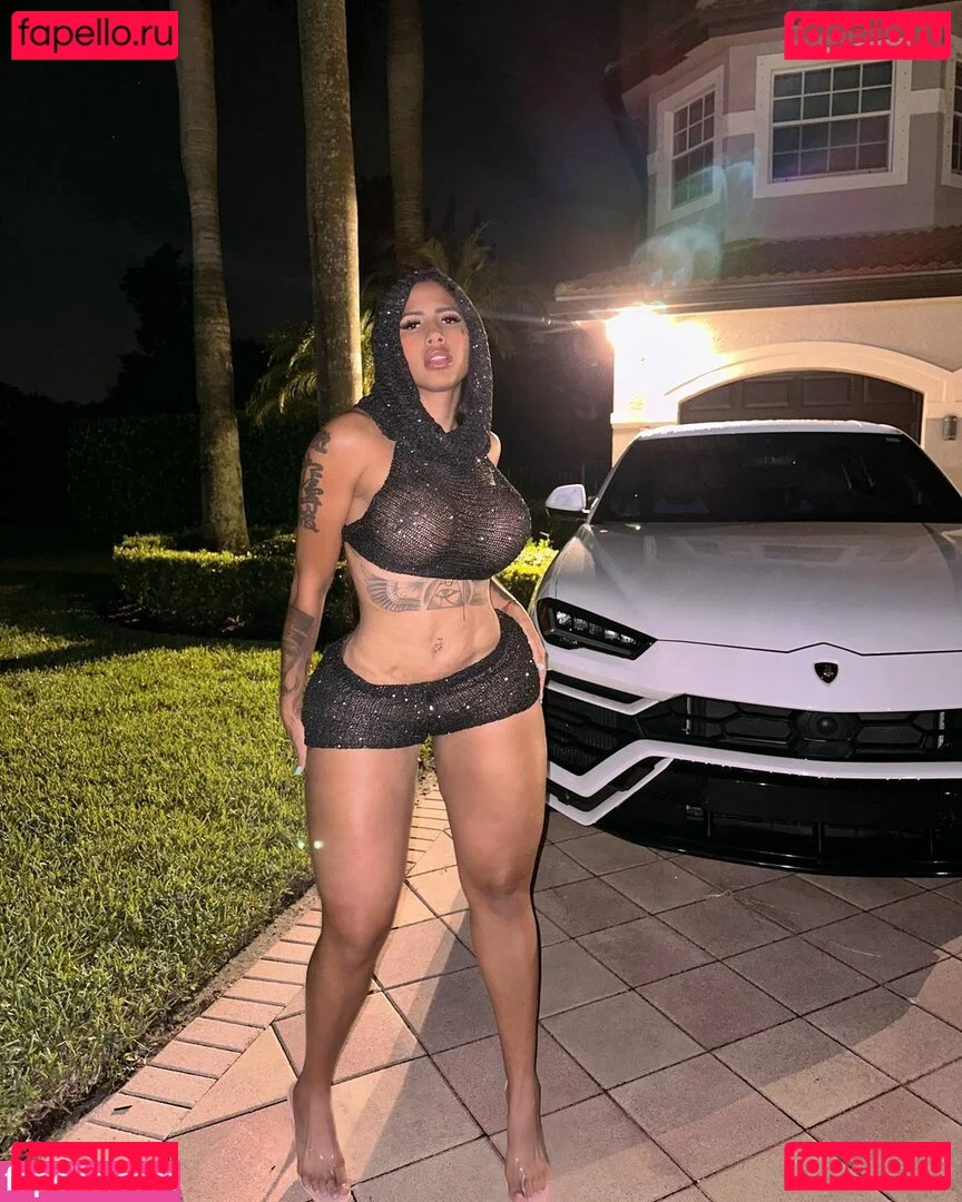 Karen Havary Onlyfans Photo Gallery 