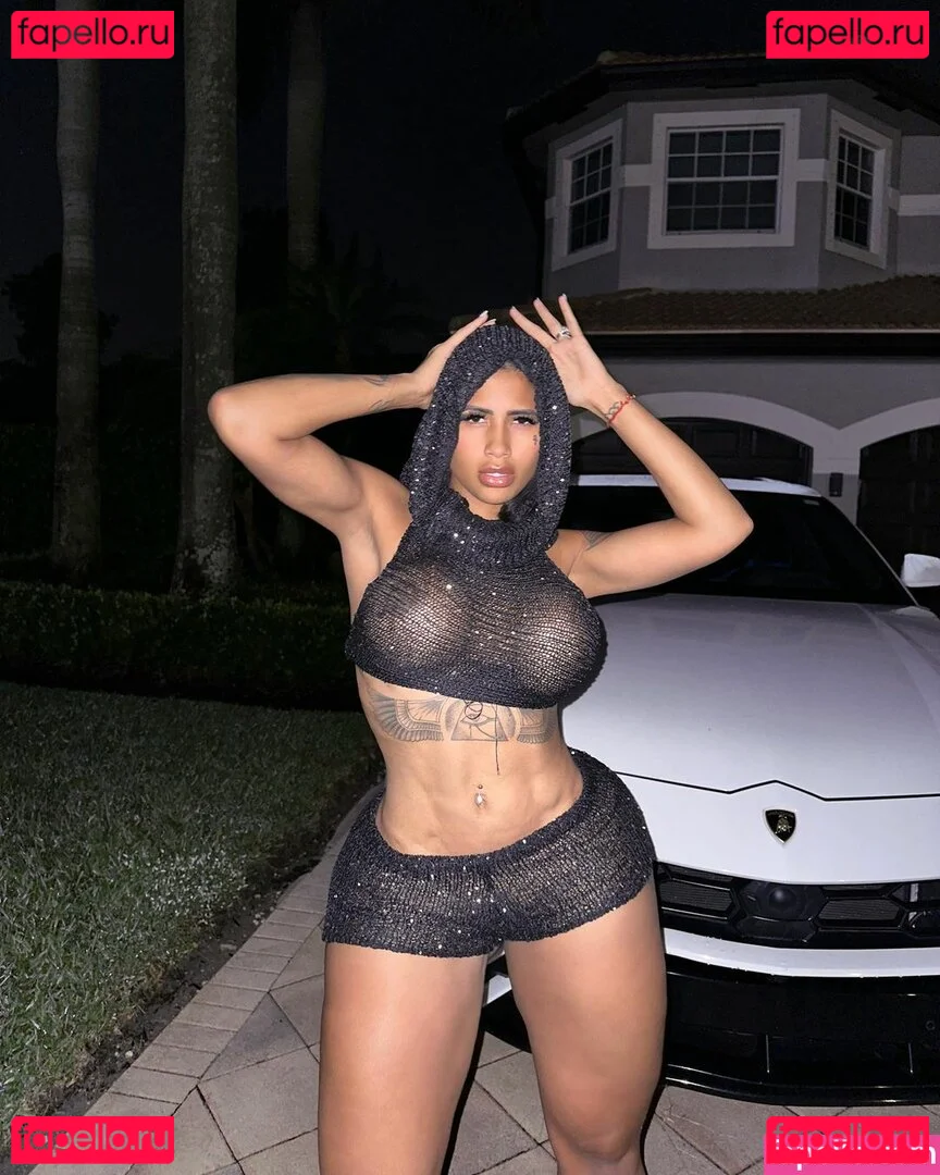 Karen Havary Onlyfans Photo Gallery 