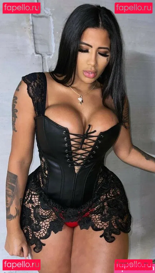 Karen Havary Onlyfans Photo Gallery 