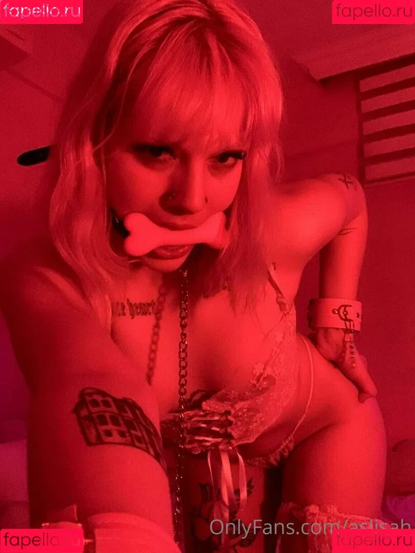 aslisah Onlyfans Photo Gallery 