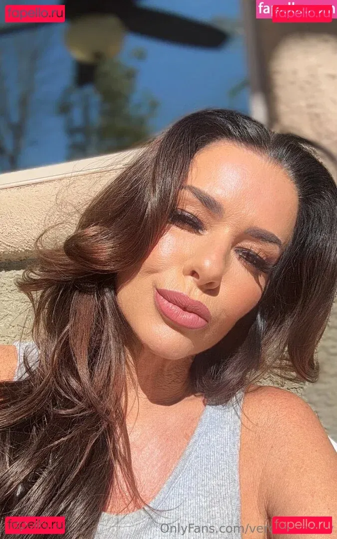 veronicaavluv Onlyfans Photo Gallery 