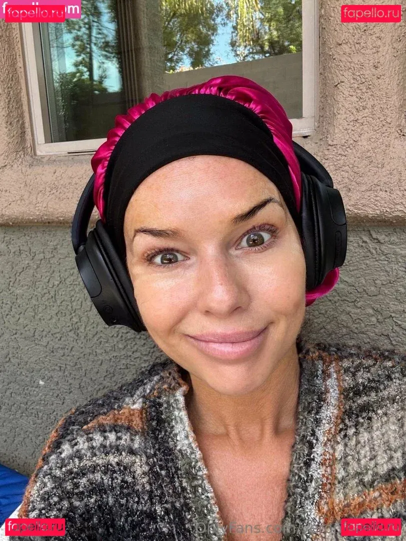 veronicaavluv Onlyfans Photo Gallery 