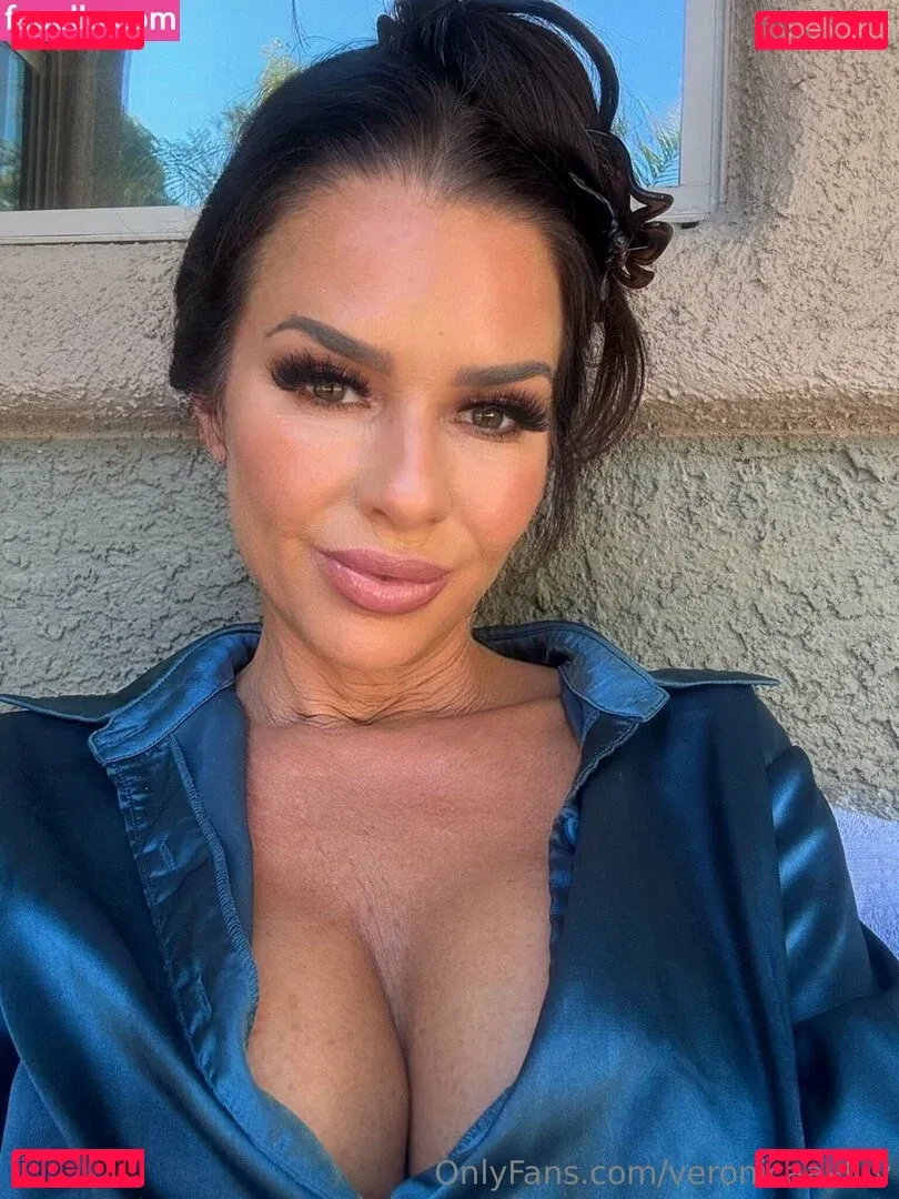 veronicaavluv Onlyfans Photo Gallery 