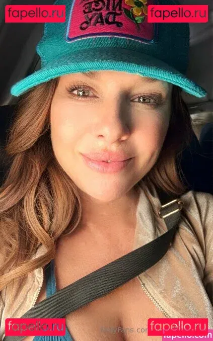 veronicaavluv Onlyfans Photo Gallery 