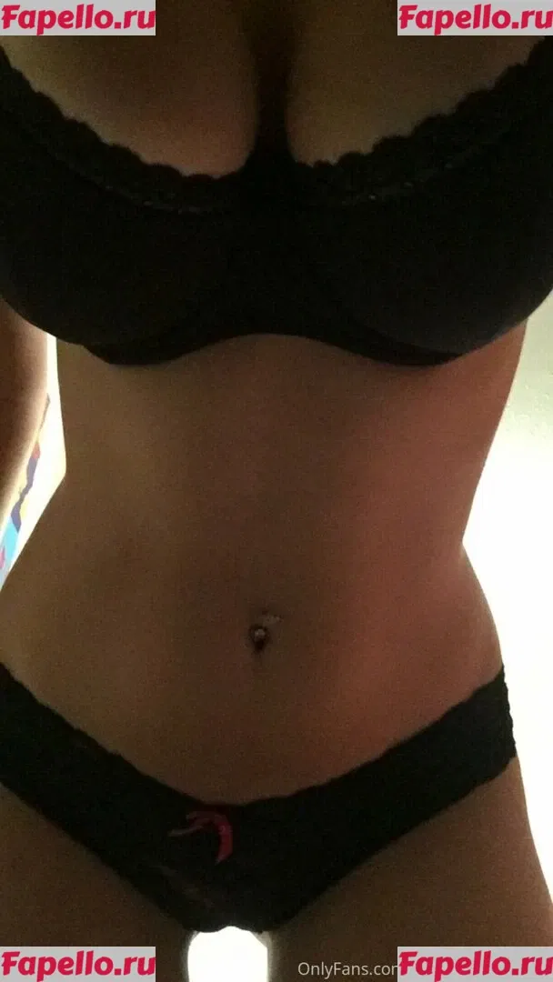 Yillian Onlyfans Photo Gallery 
