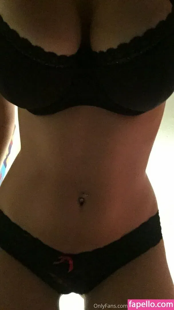 Yillian Onlyfans Photo Gallery 