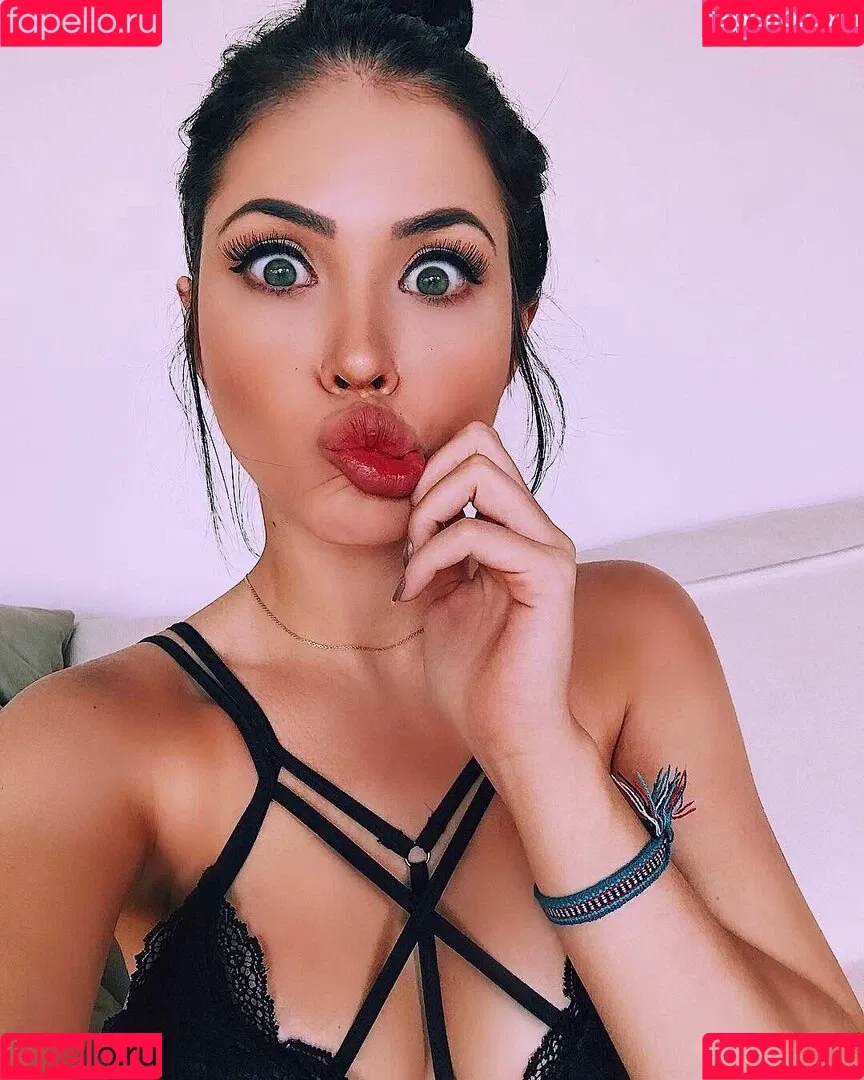 Claudia Alende Onlyfans Photo Gallery 