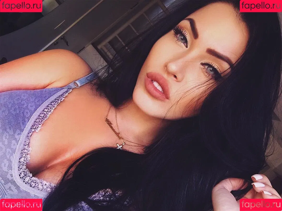 Claudia Alende Onlyfans Photo Gallery 