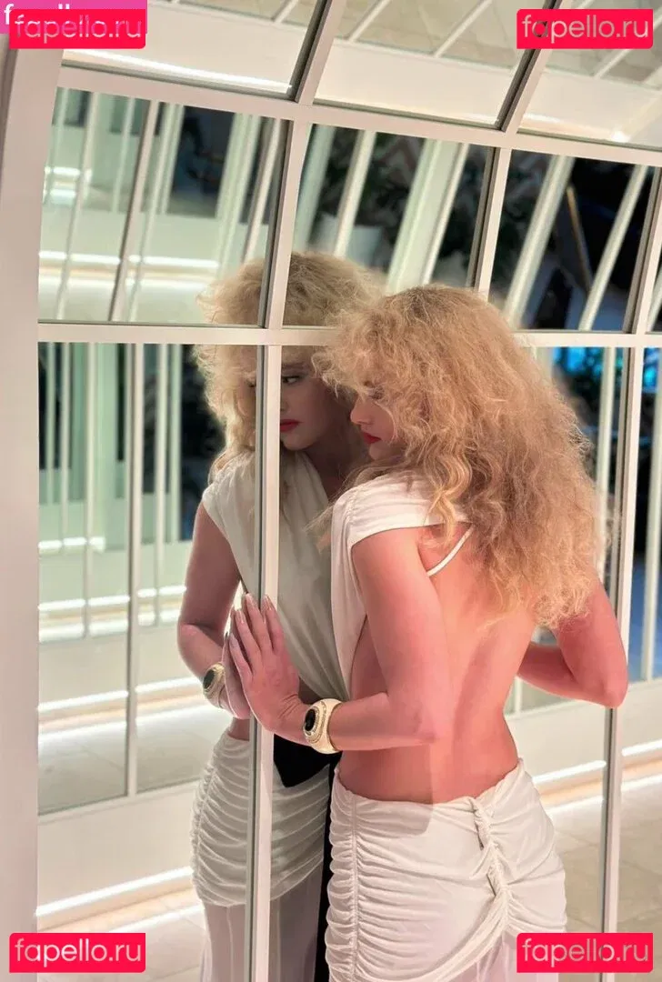 Kathrynton Onlyfans Photo Gallery 