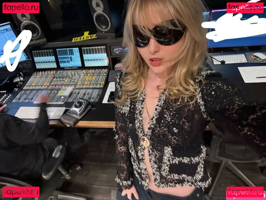 Kathrynton Onlyfans Photo Gallery 