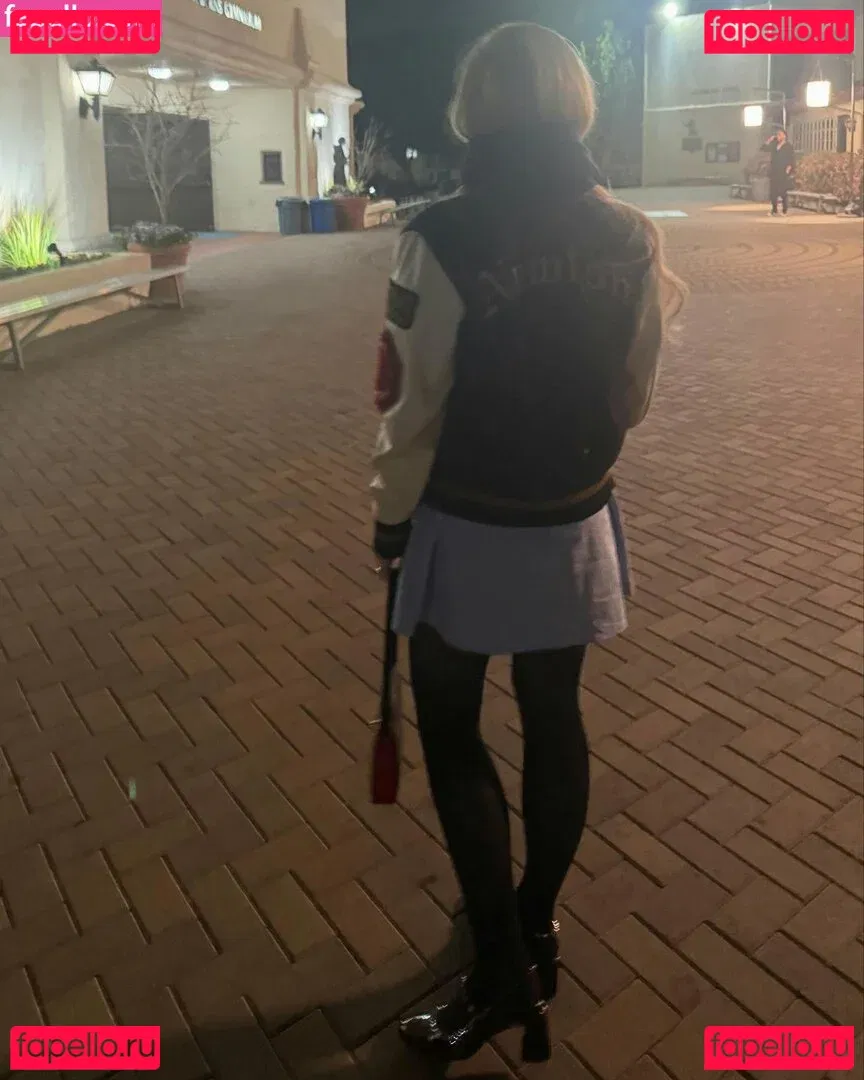 Kathrynton Onlyfans Photo Gallery 