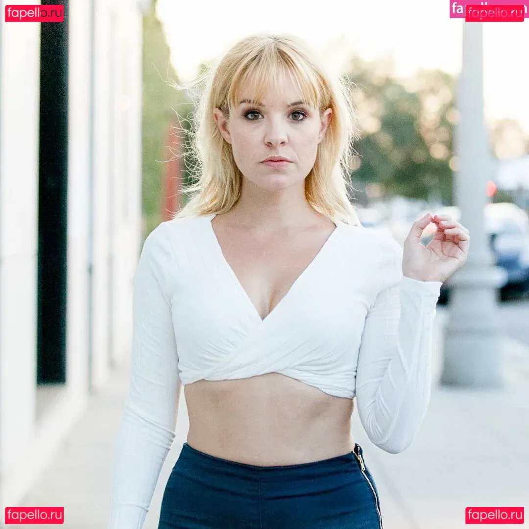 Brea Grant Onlyfans Photo Gallery 